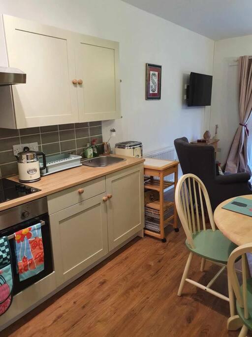 Astella Lodge. West Quantoxhead
